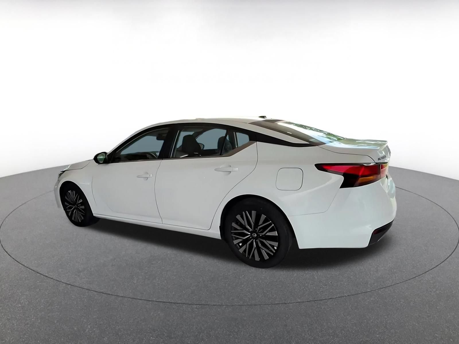 Thumbnail: 2026 Nissan Altima - 9