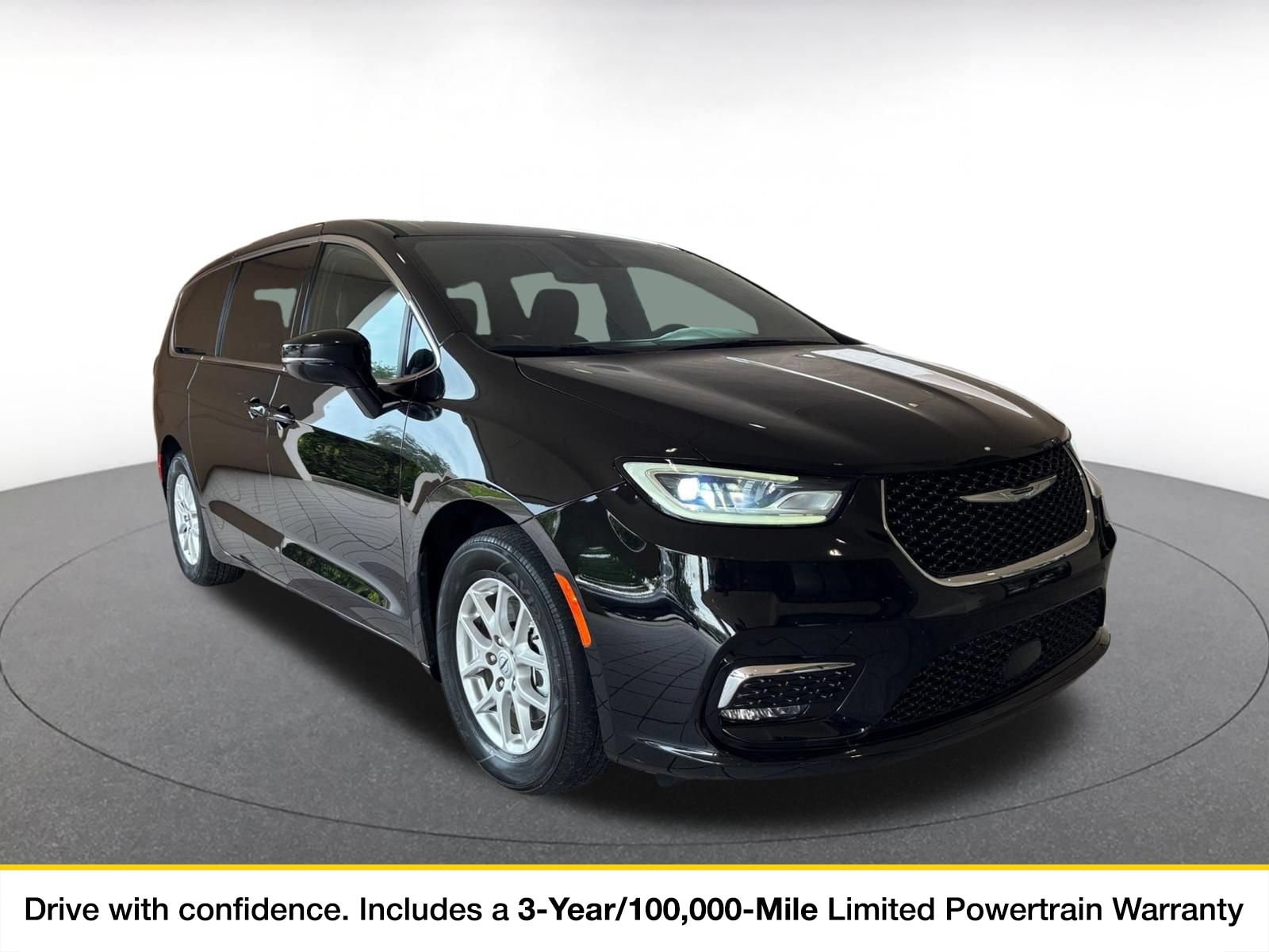 Thumbnail: 2025 Chrysler Pacifica - 1