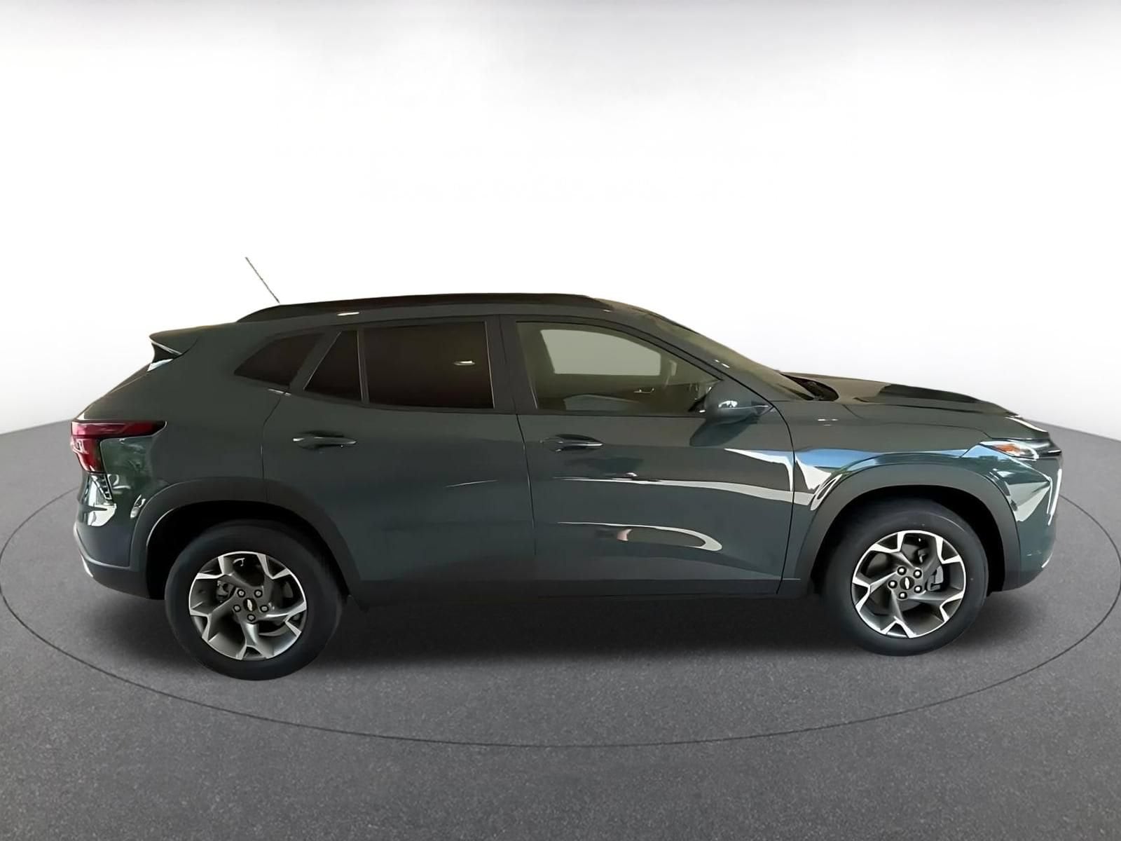 Thumbnail: 2025 Chevrolet Trax - 15