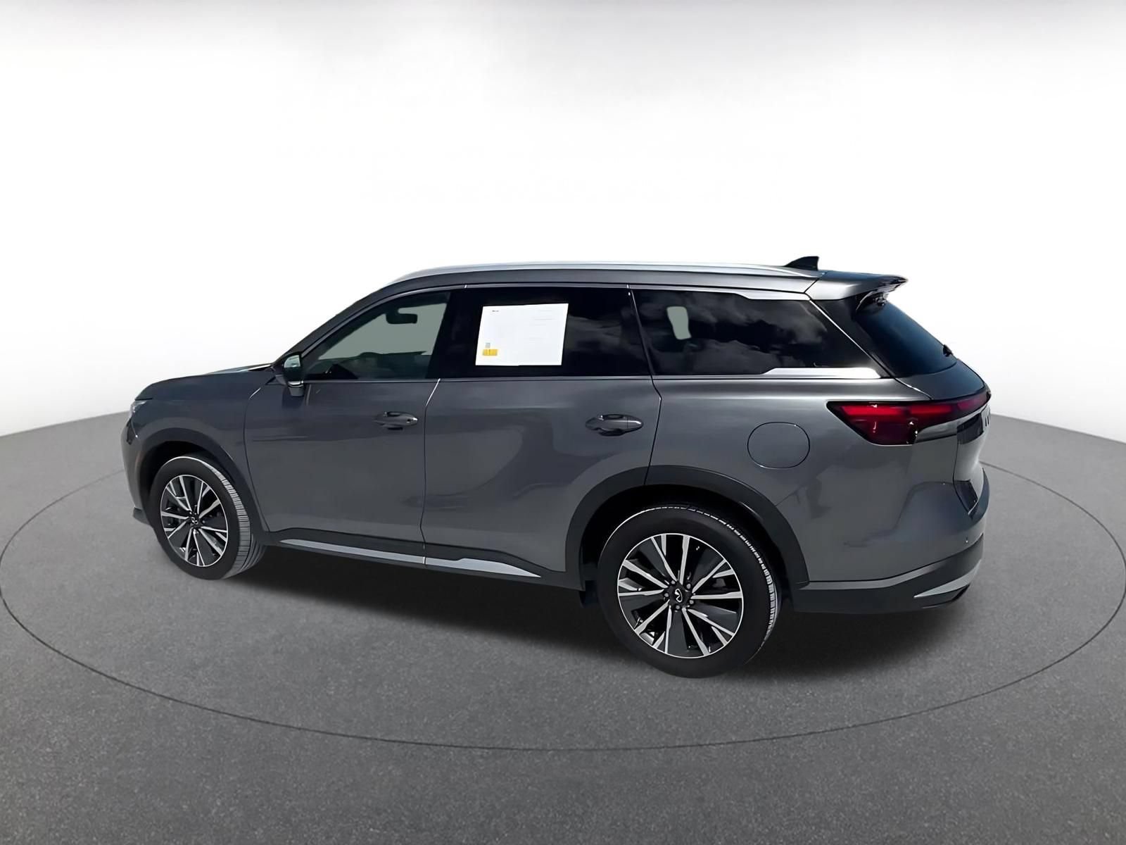 Thumbnail: 2026 INFINITI QX60 - 9