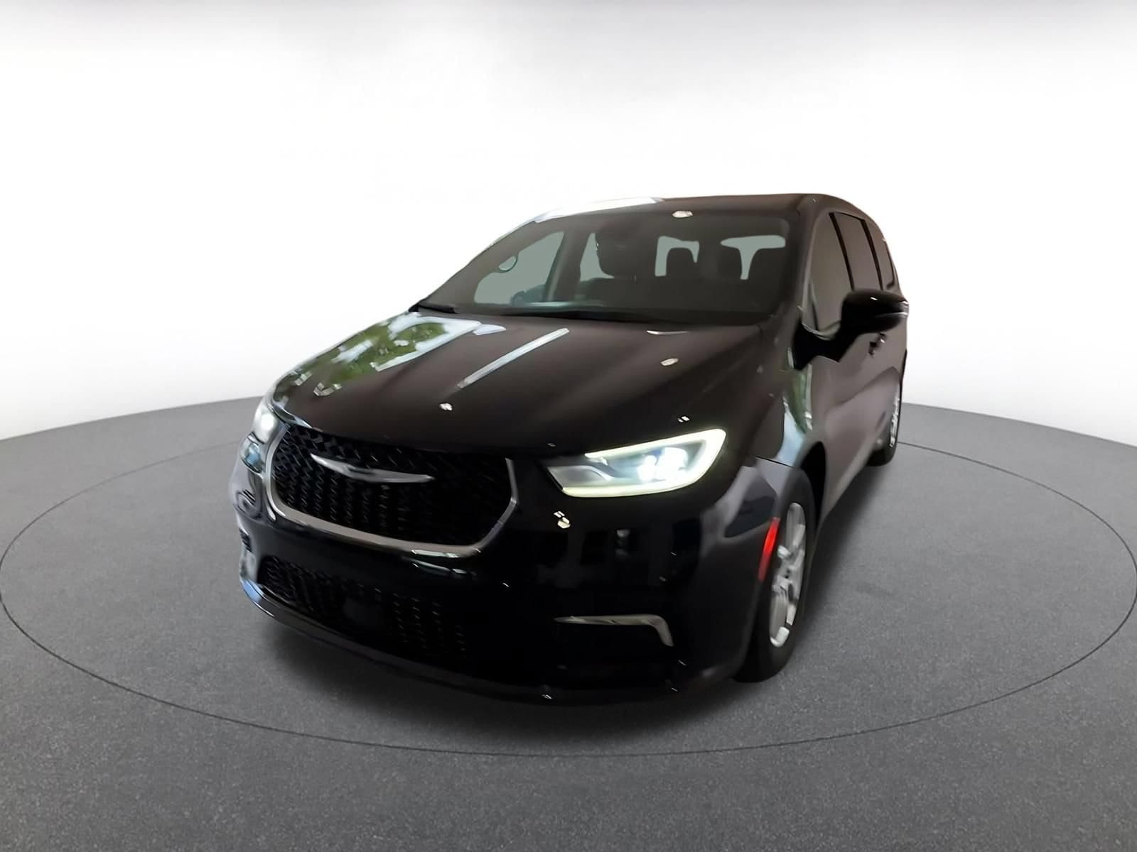 Thumbnail: 2024 Chrysler Pacifica - 4