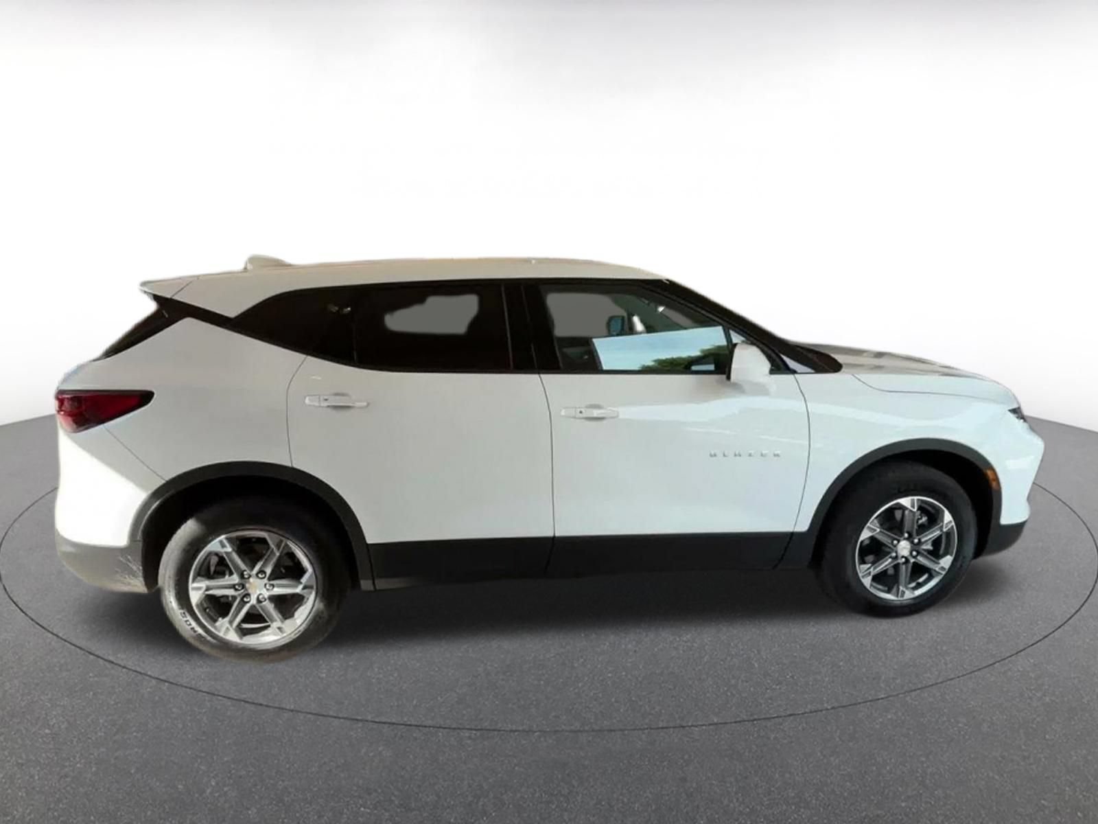 Thumbnail: 2026 Chevrolet Blazer - 15