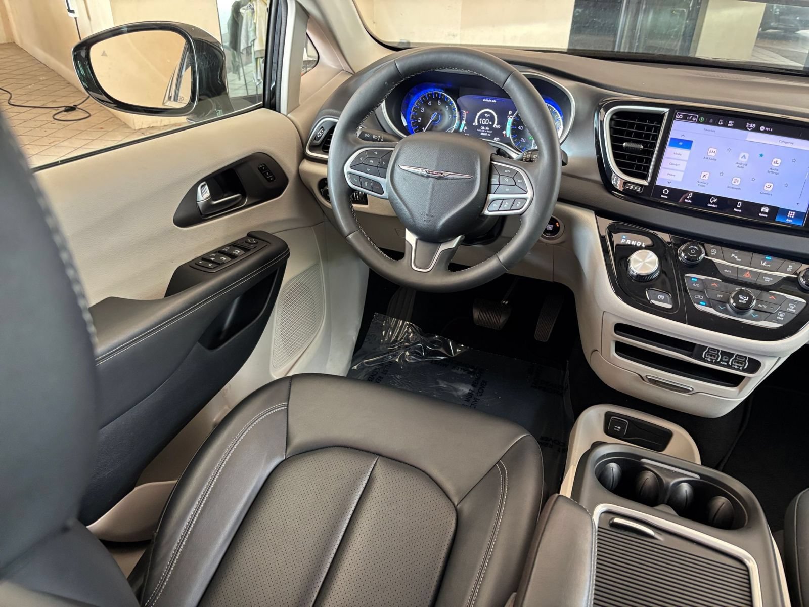 Thumbnail: 2024 Chrysler Pacifica - 35