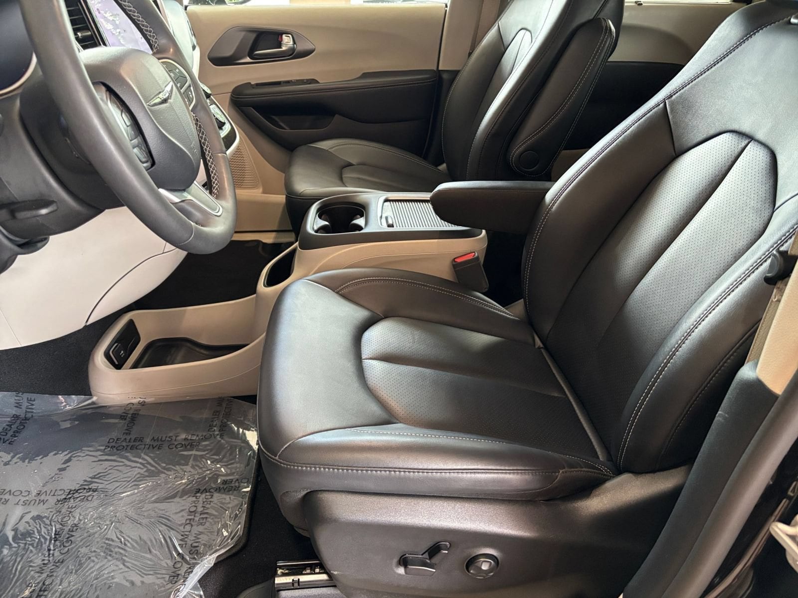 Thumbnail: 2024 Chrysler Pacifica - 27