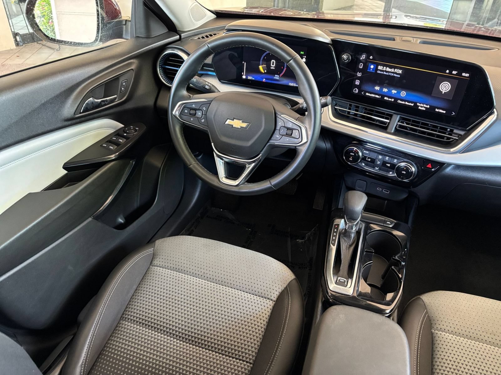 Thumbnail: 2025 Chevrolet Trax - 28