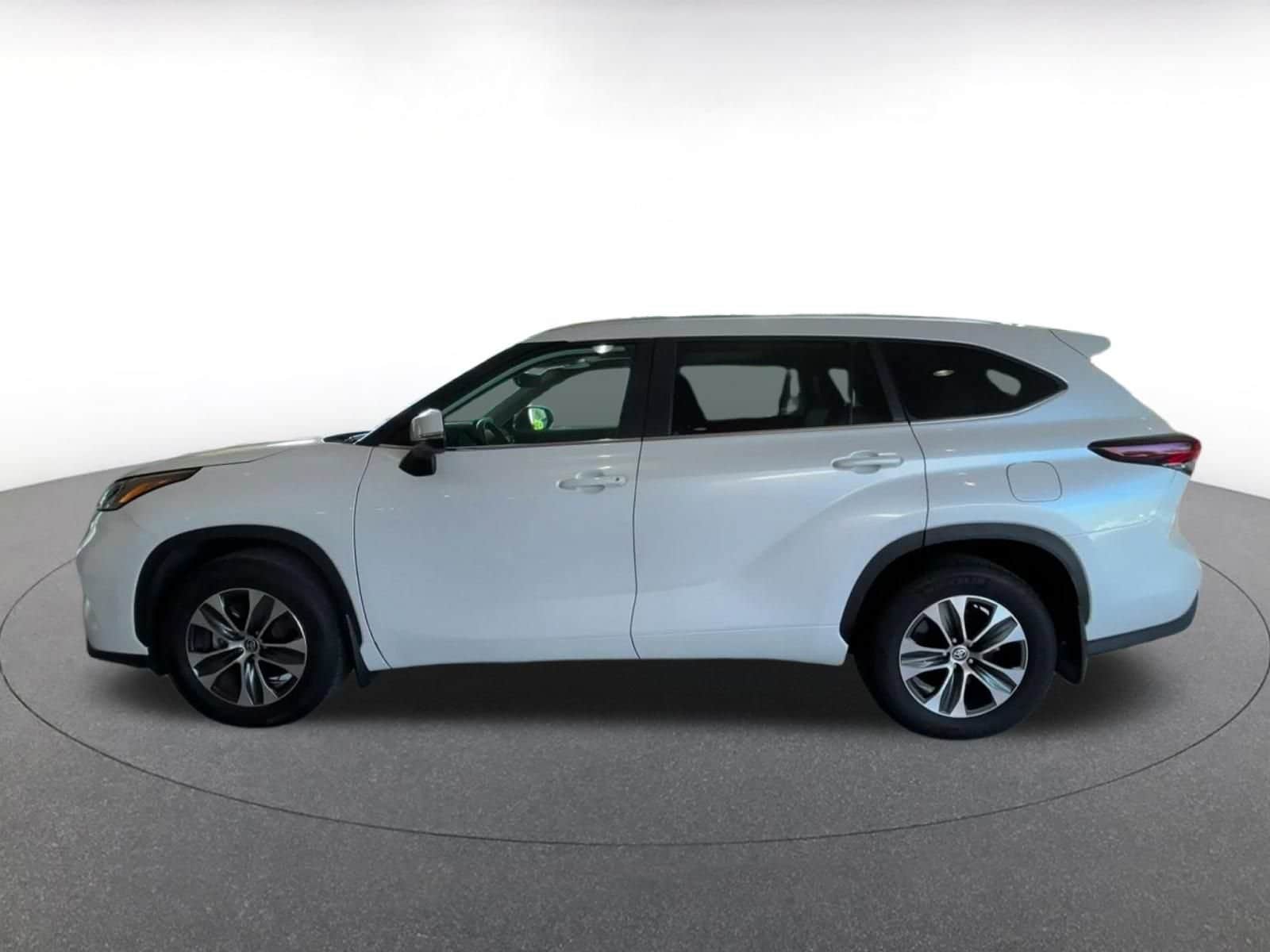 Thumbnail: 2026 Toyota Highlander - 8