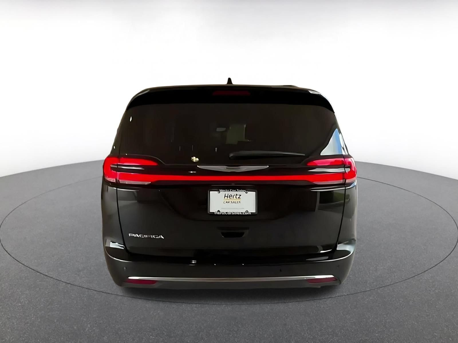Thumbnail: 2024 Chrysler Pacifica - 12