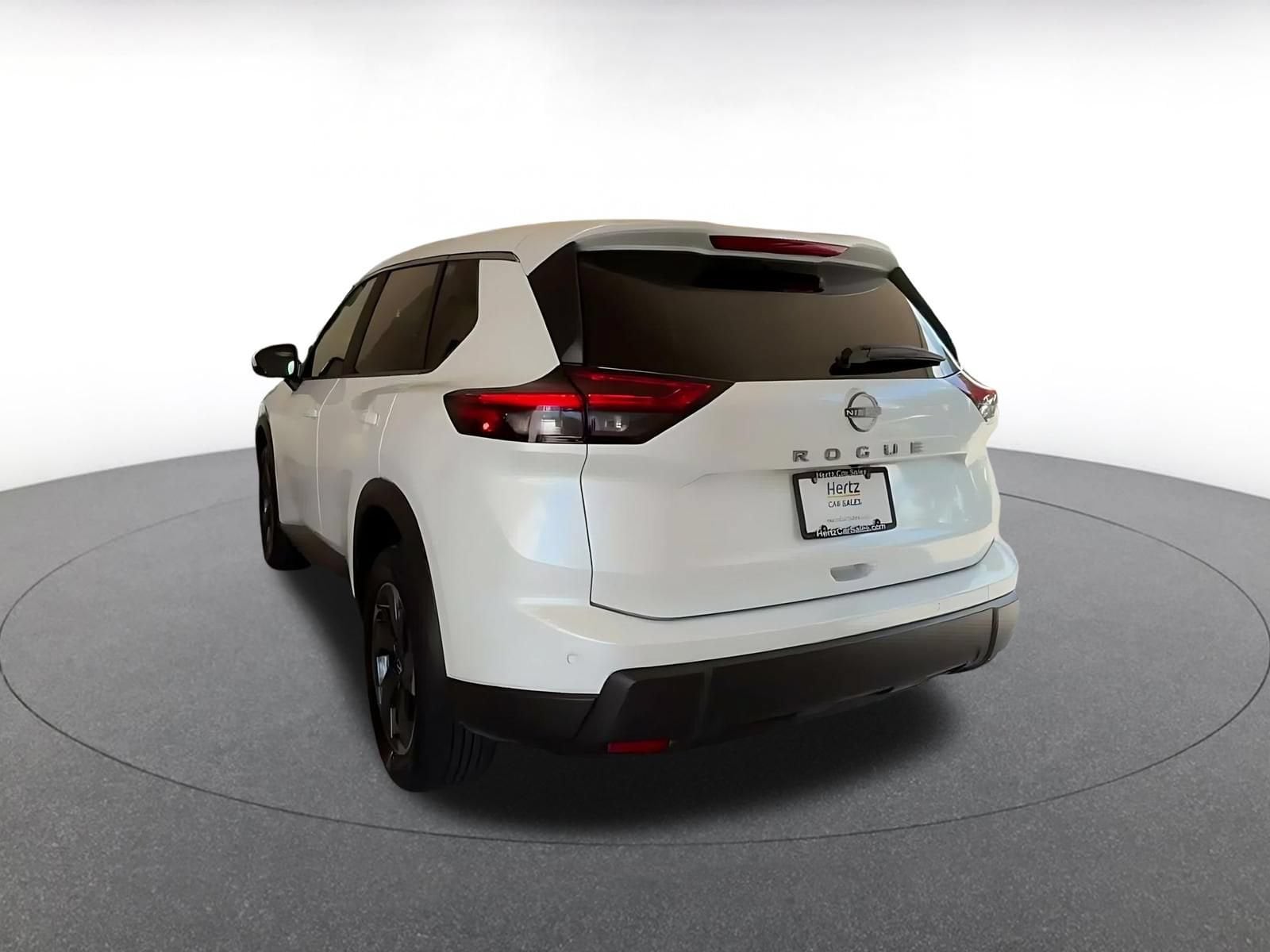 Thumbnail: 2025 Nissan Rogue - 10