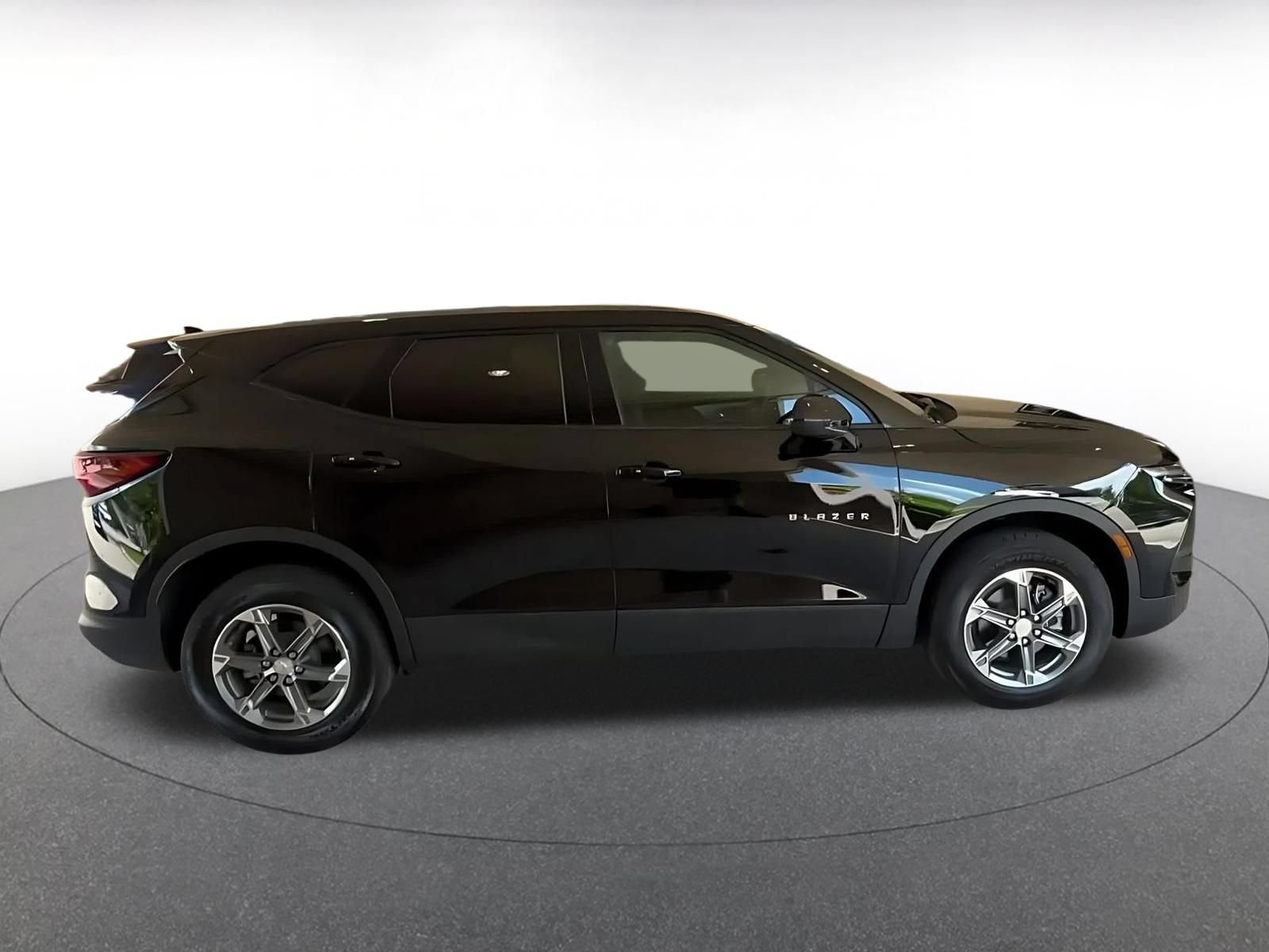 Thumbnail: 2026 Chevrolet Blazer - 15