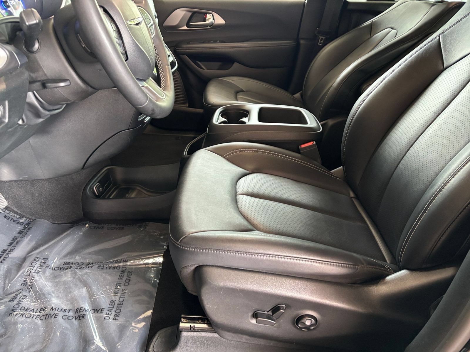 Thumbnail: 2025 Chrysler Pacifica - 27