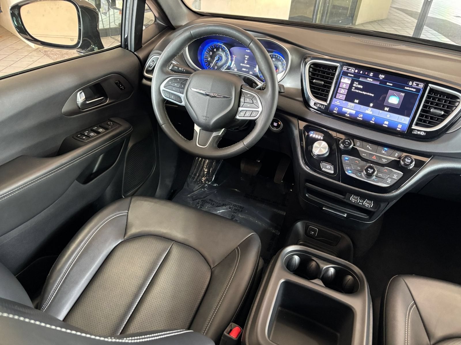 Thumbnail: 2025 Chrysler Pacifica - 35