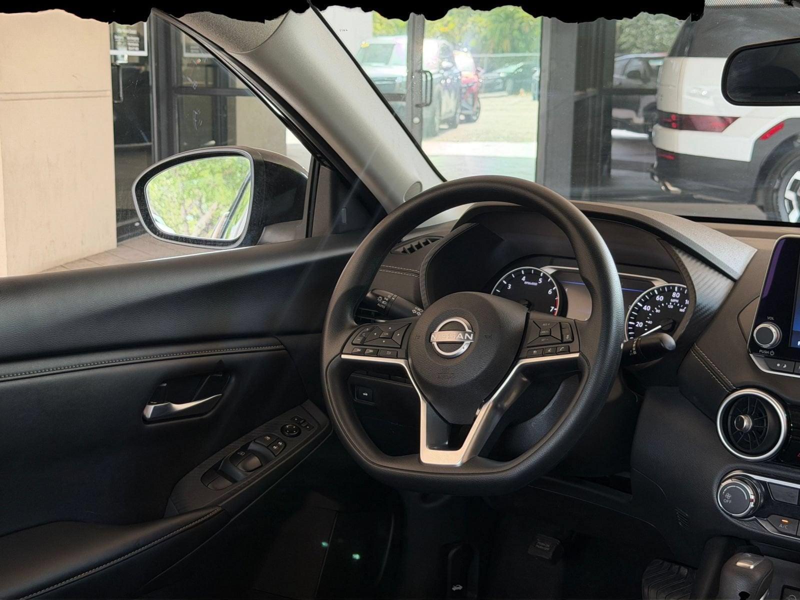 Thumbnail: 2025 Nissan Sentra - 28