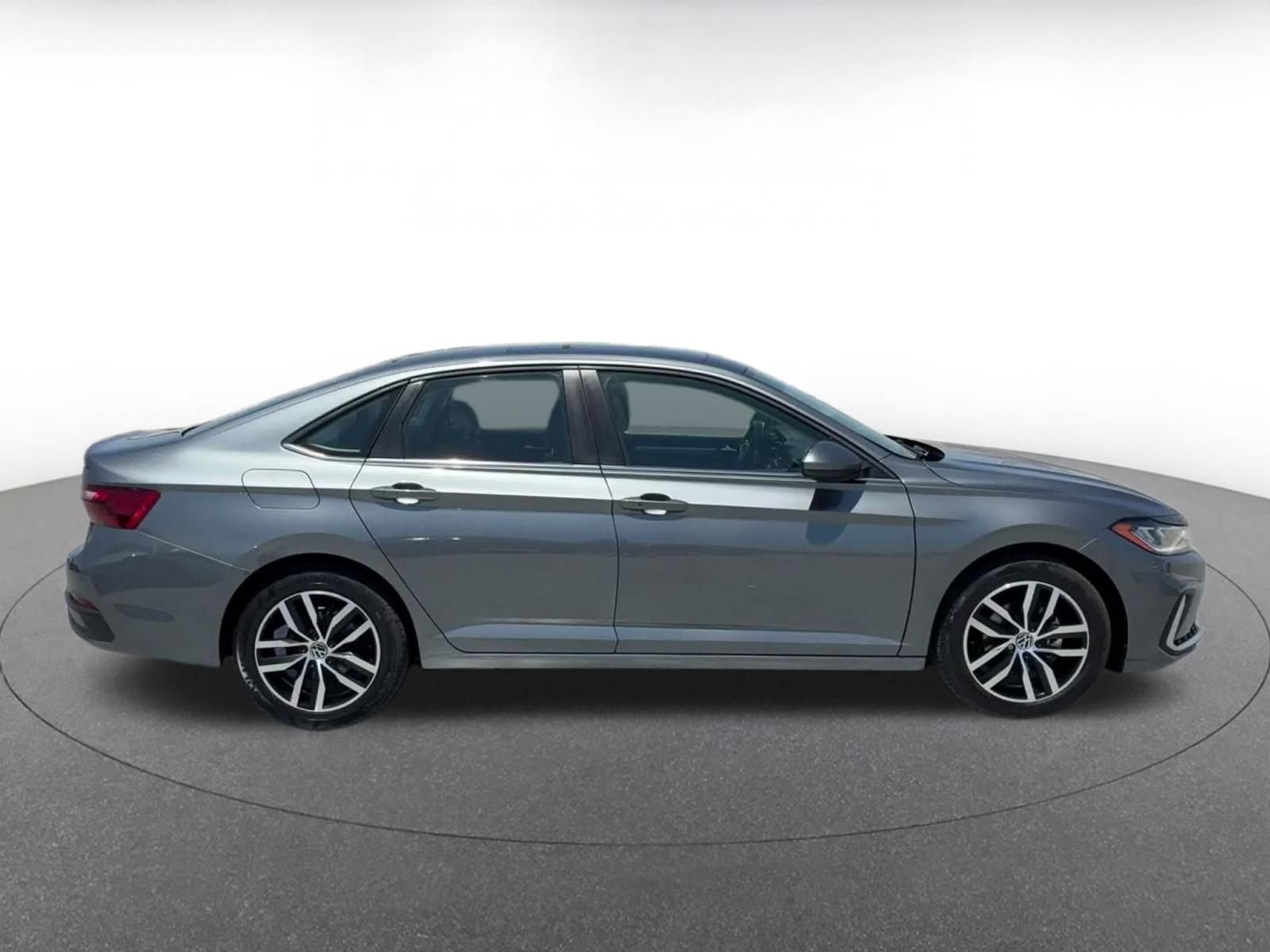 Thumbnail: 2025 Volkswagen Jetta - 15