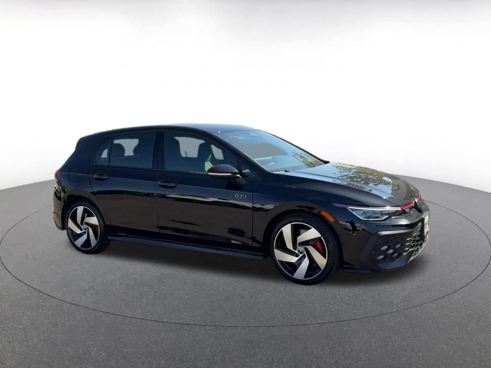Thumbnail: 2026 Volkswagen Golf - 2