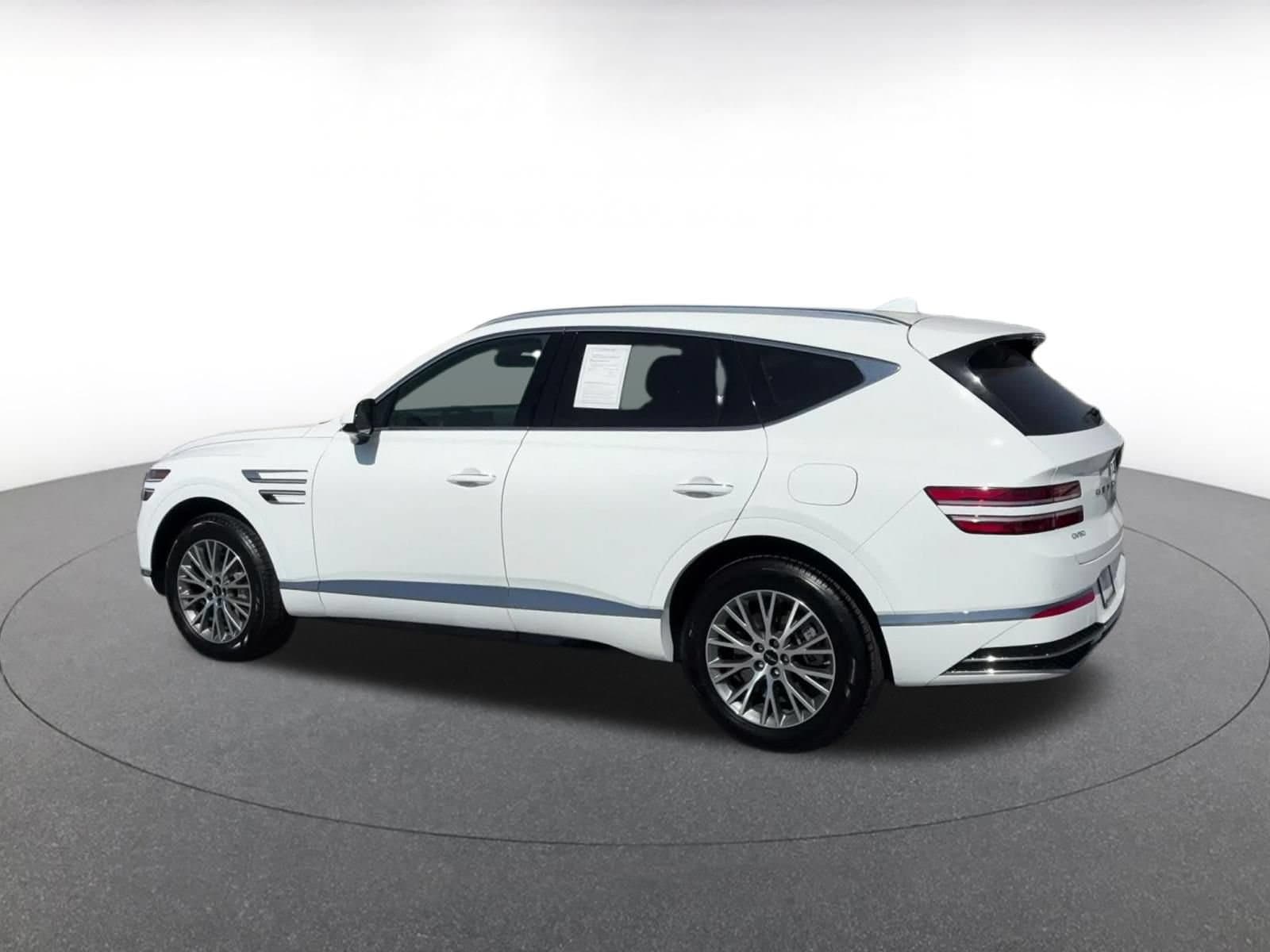 Thumbnail: 2026 Genesis GV80 - 9