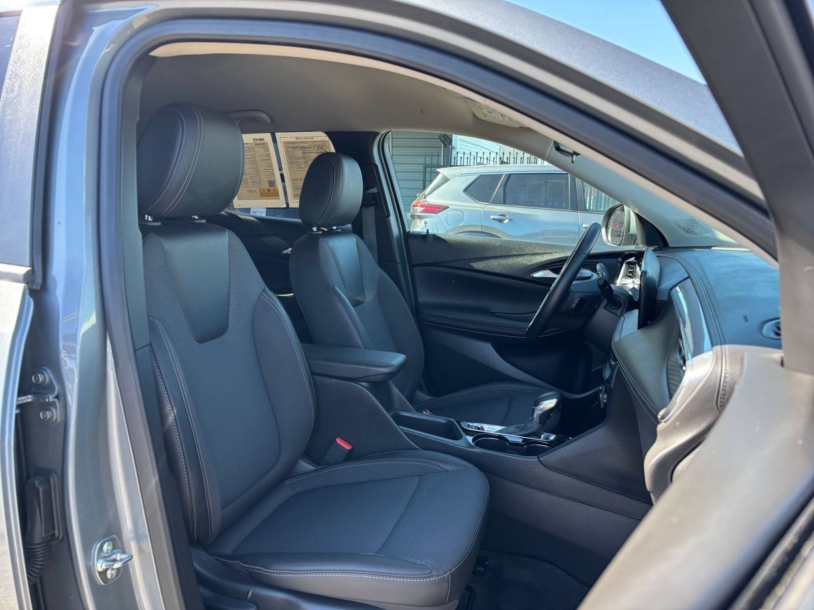 Thumbnail: 2025 Buick Encore GX - 34
