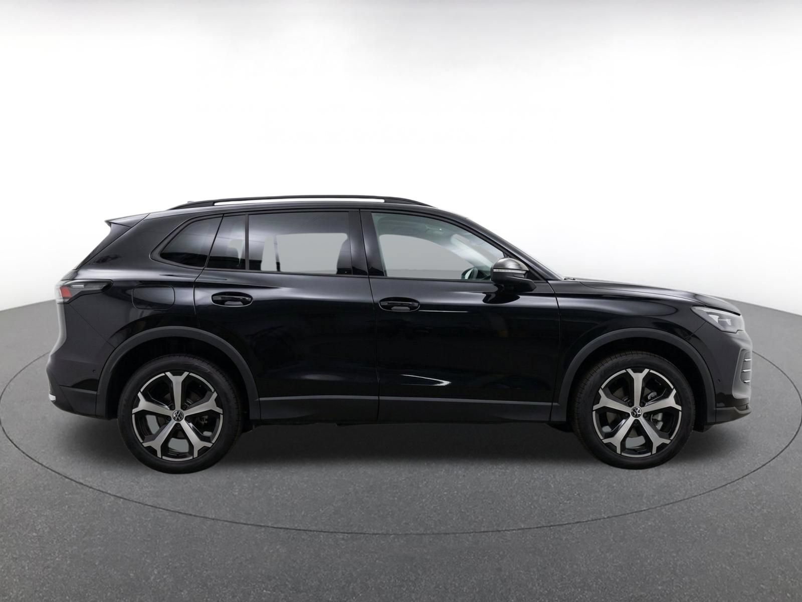Thumbnail: 2026 Volkswagen Tiguan - 9