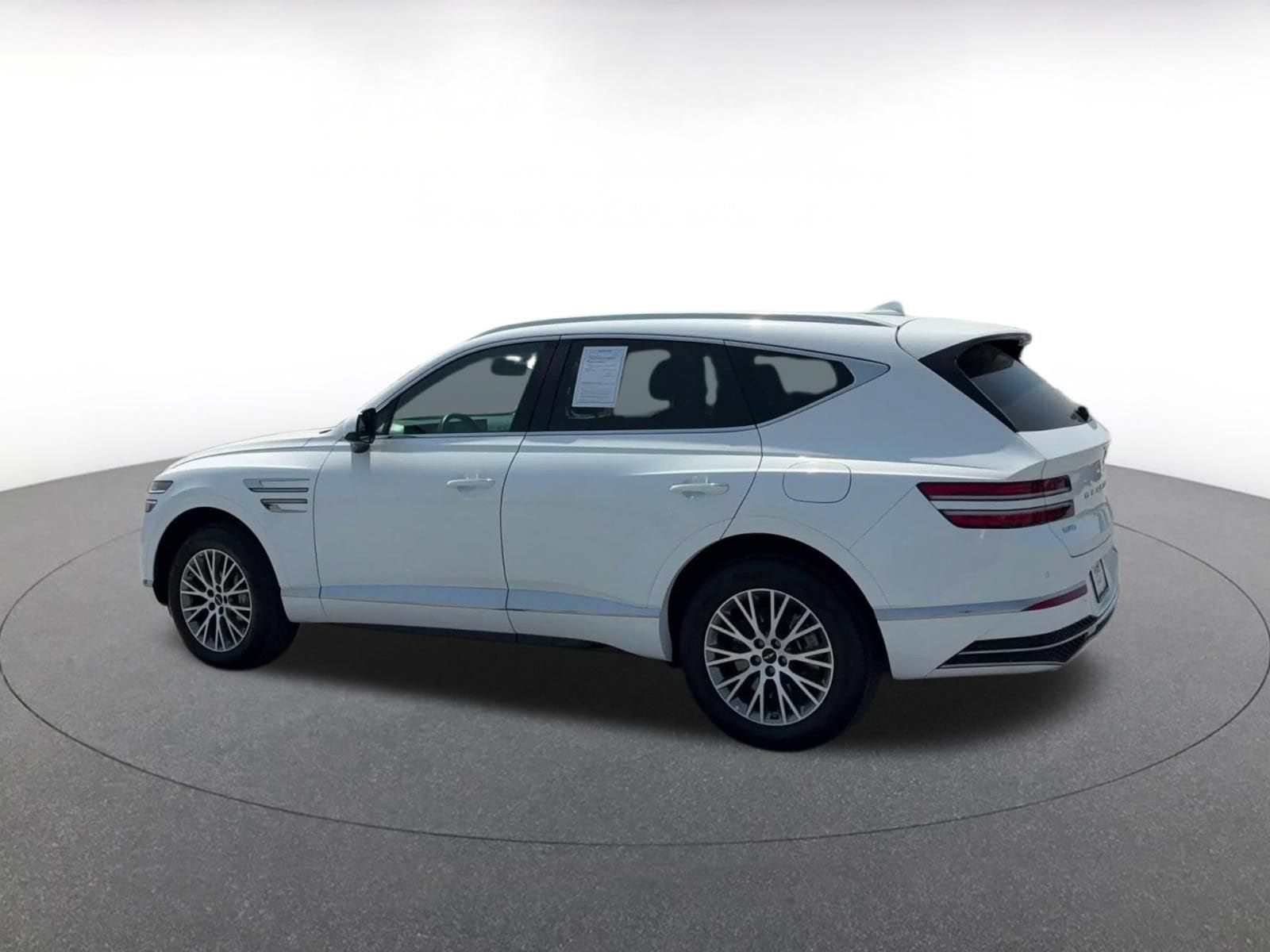 Thumbnail: 2026 Genesis GV80 - 9