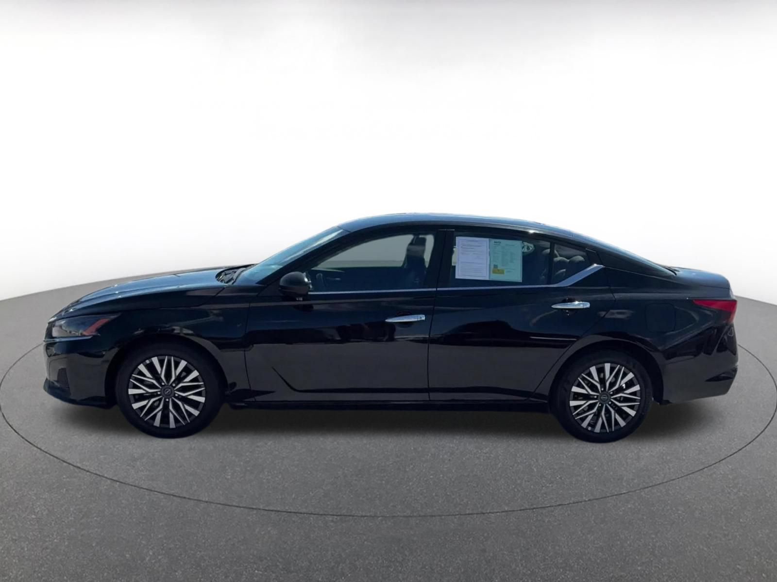 Thumbnail: 2025 Nissan Altima - 8
