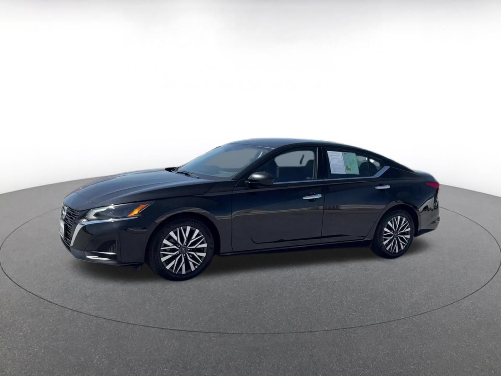 Thumbnail: 2025 Nissan Altima - 7