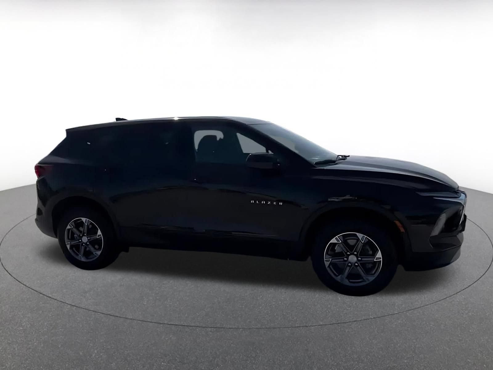 Thumbnail: 2026 Chevrolet Blazer - 15