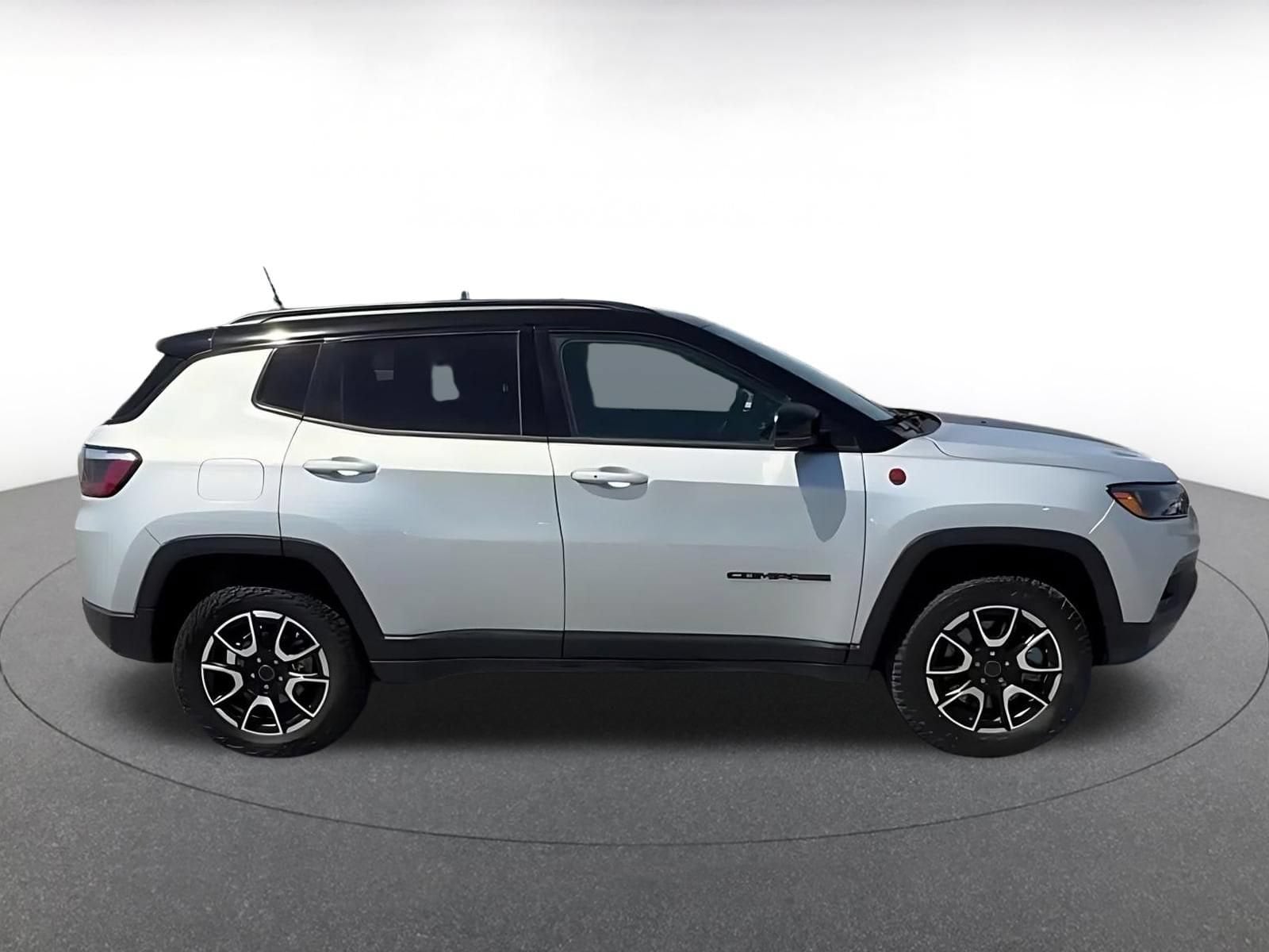 Thumbnail: 2025 Jeep Compass - 15