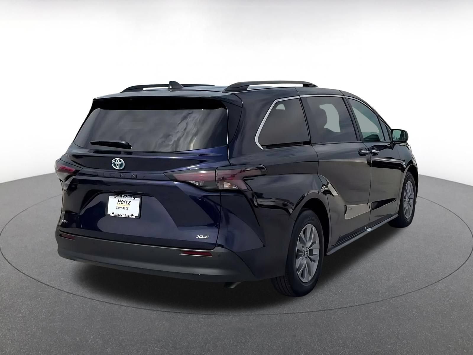 Thumbnail: 2025 Toyota Sienna - 13
