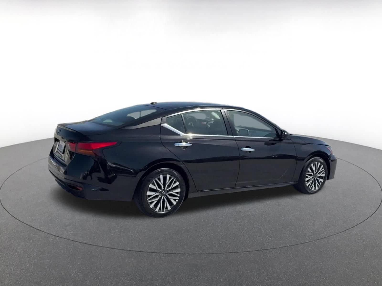 Thumbnail: 2025 Nissan Altima - 14