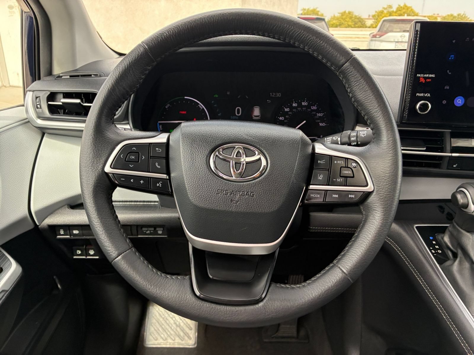Thumbnail: 2025 Toyota Sienna - 28