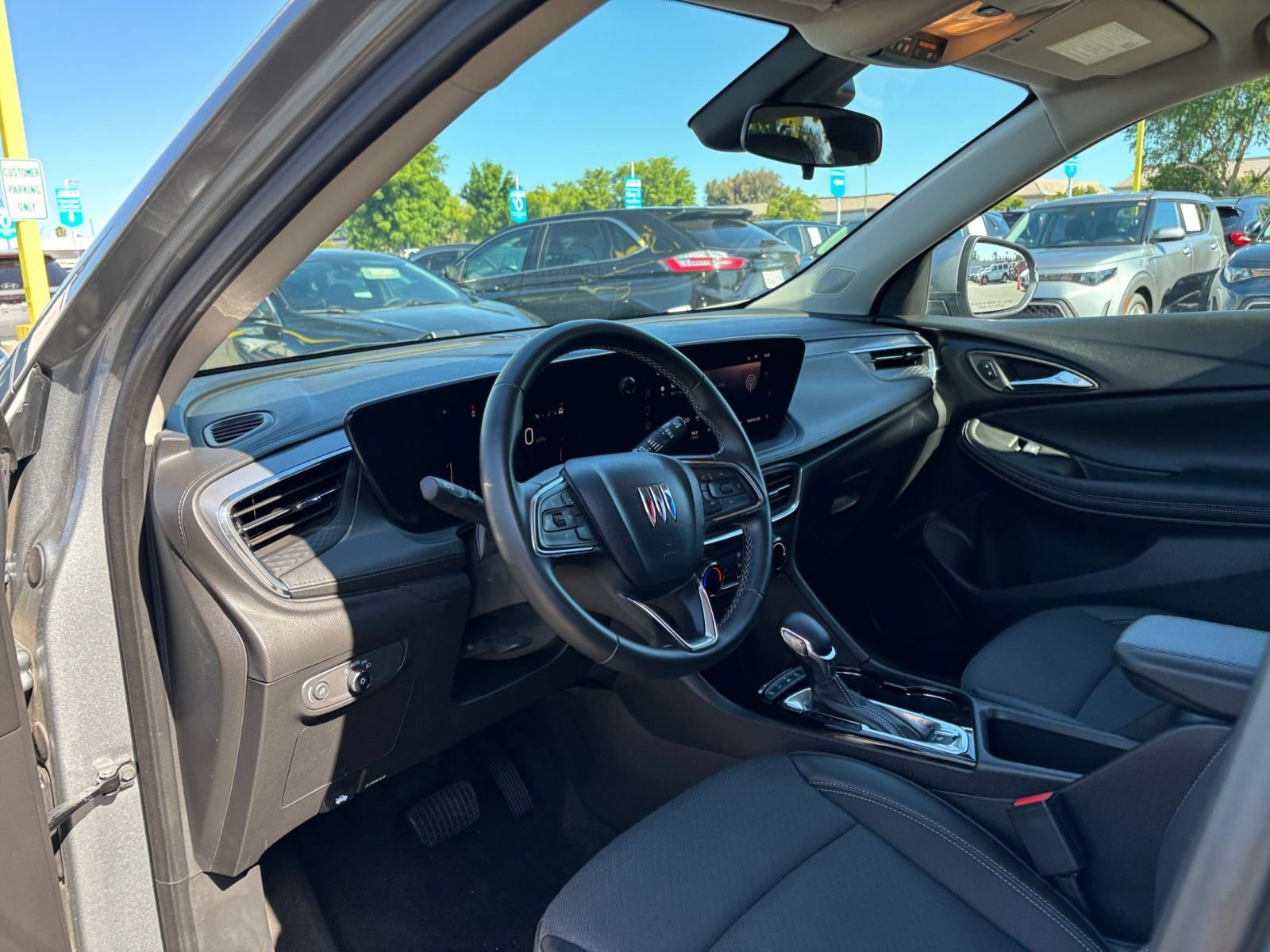 Thumbnail: 2025 Buick Encore GX - 32