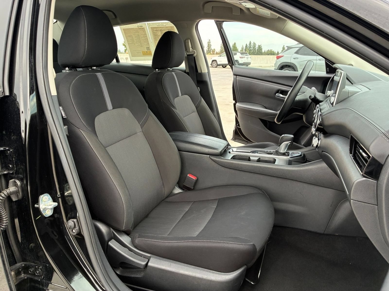 Thumbnail: 2025 Nissan Sentra - 33