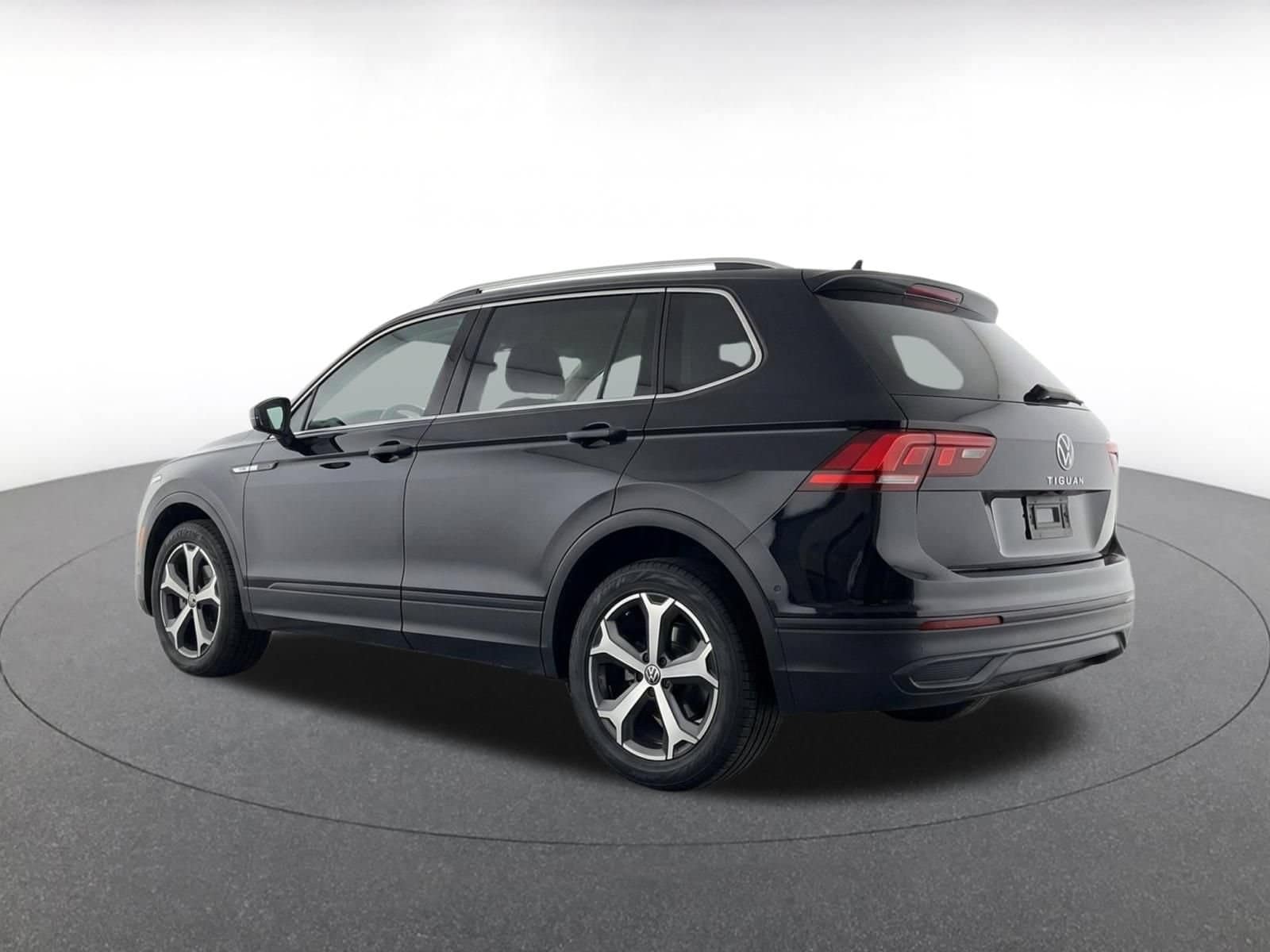 Thumbnail: 2026 Volkswagen Tiguan - 6