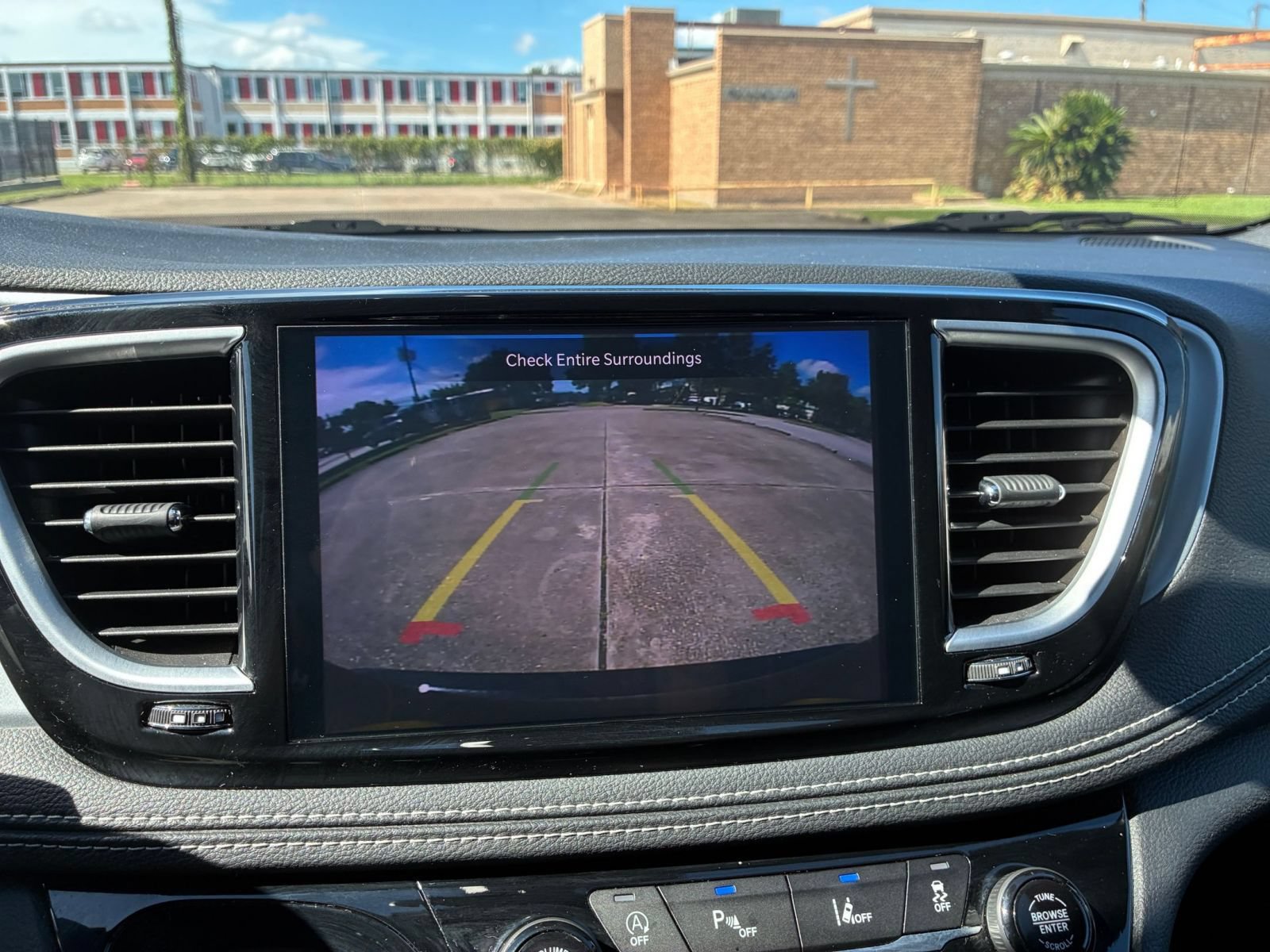 Thumbnail: 2025 Chrysler Pacifica - 25