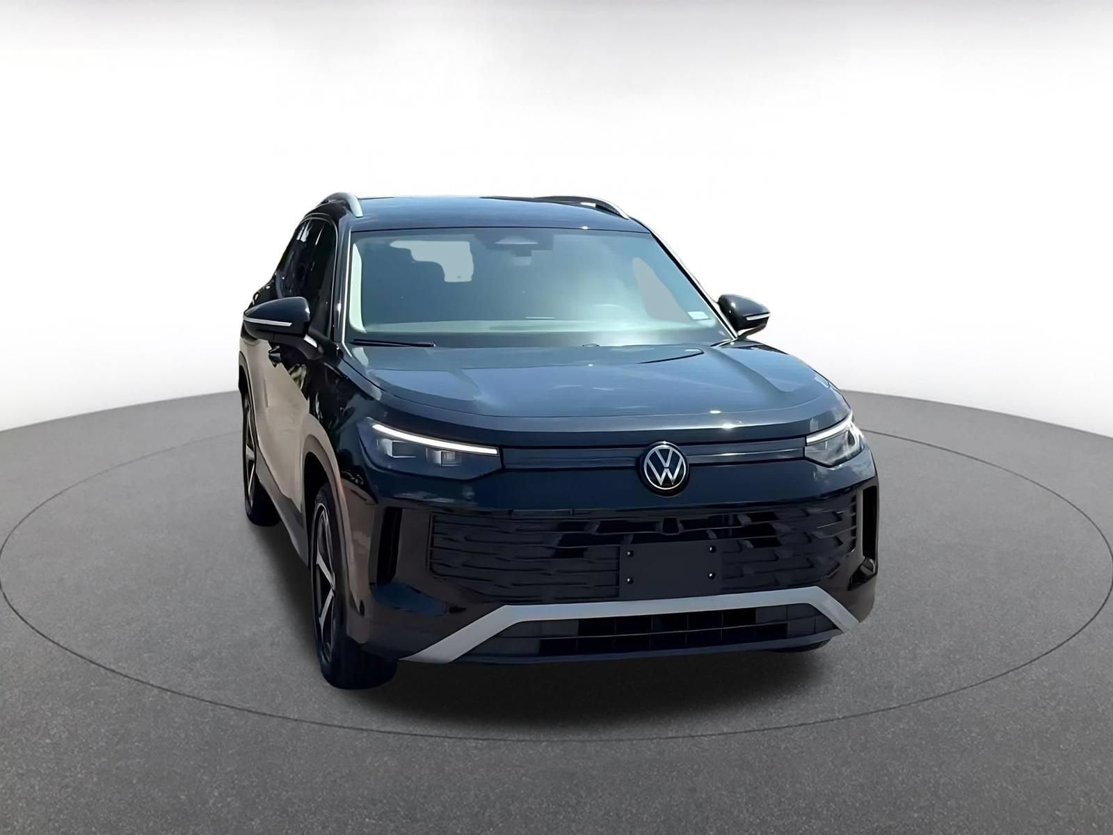 Thumbnail: 2026 Volkswagen Tiguan - 3
