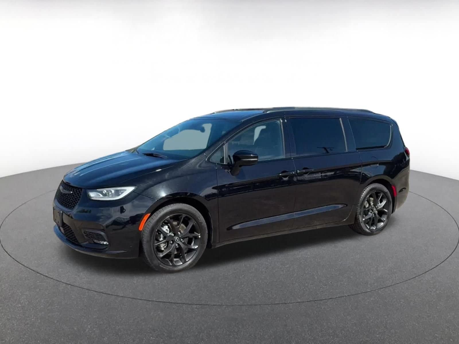 Thumbnail: 2025 Chrysler Pacifica - 7