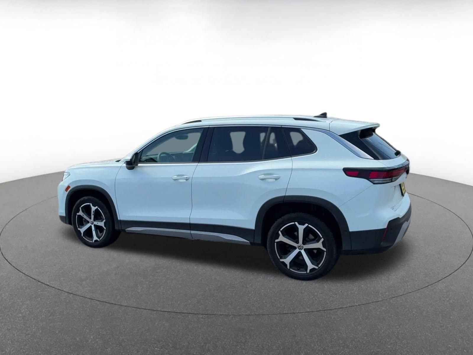 Thumbnail: 2026 Volkswagen Tiguan - 9