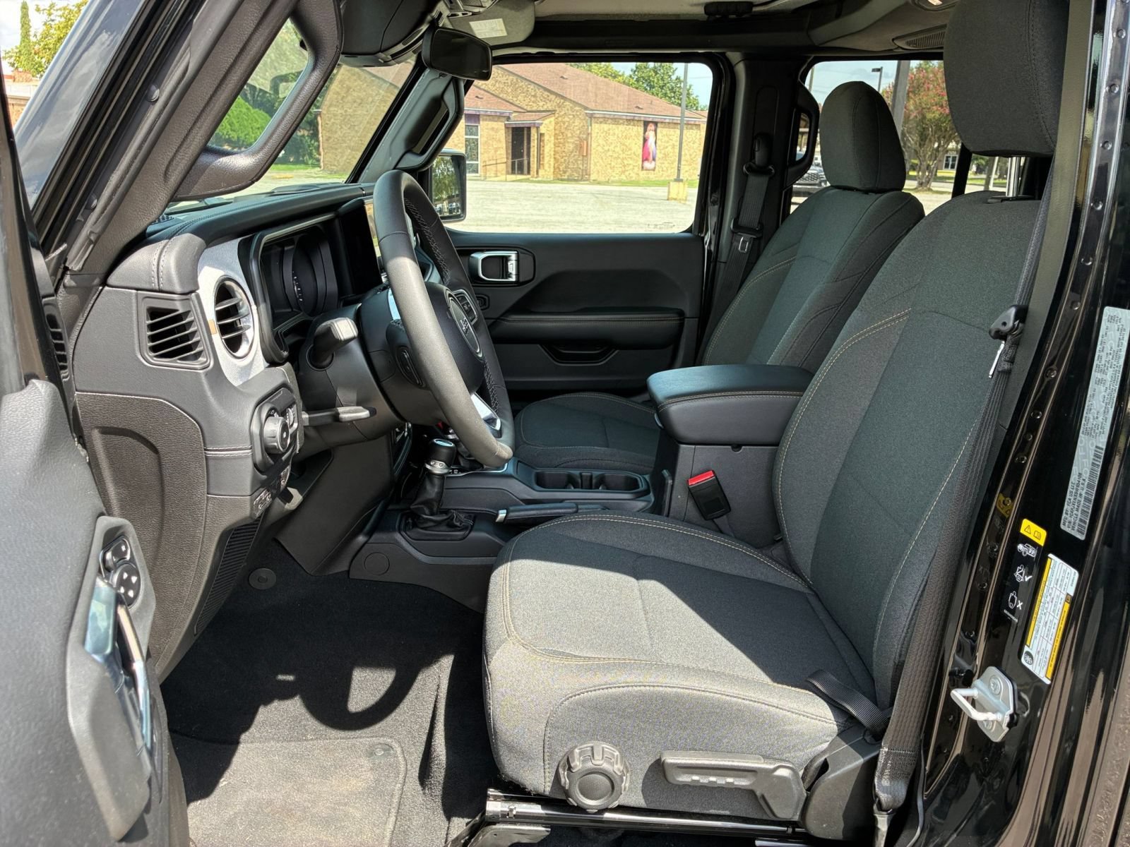 Thumbnail: 2025 Jeep Wrangler - 25