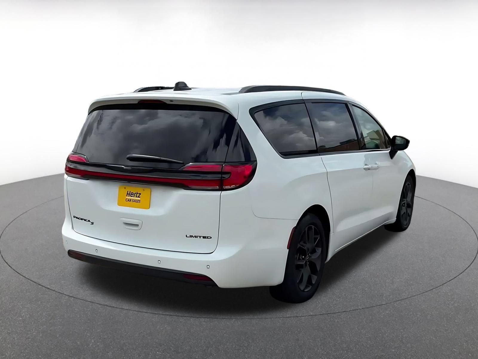 Thumbnail: 2025 Chrysler Pacifica - 13