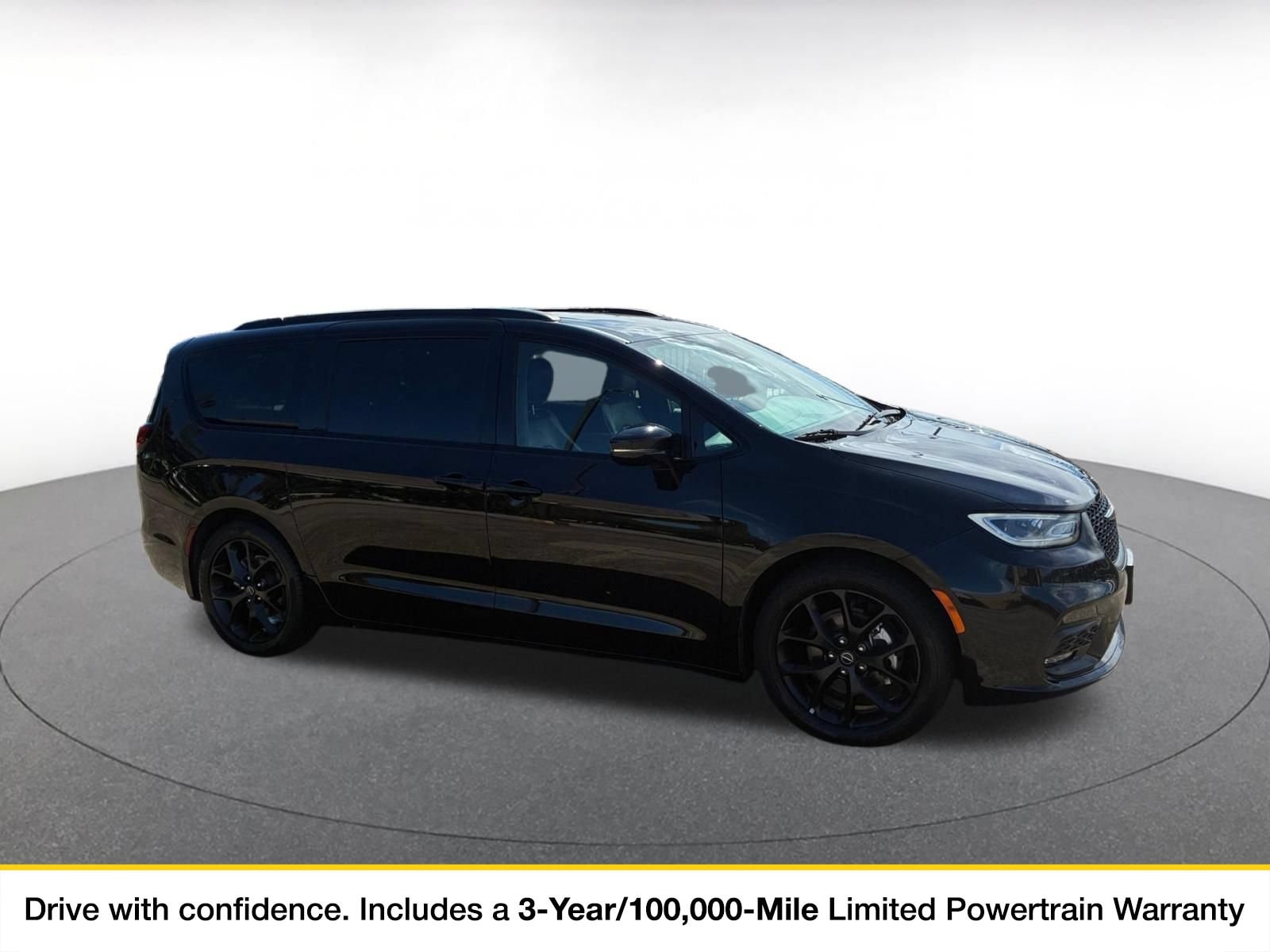 Thumbnail: 2025 Chrysler Pacifica - 1