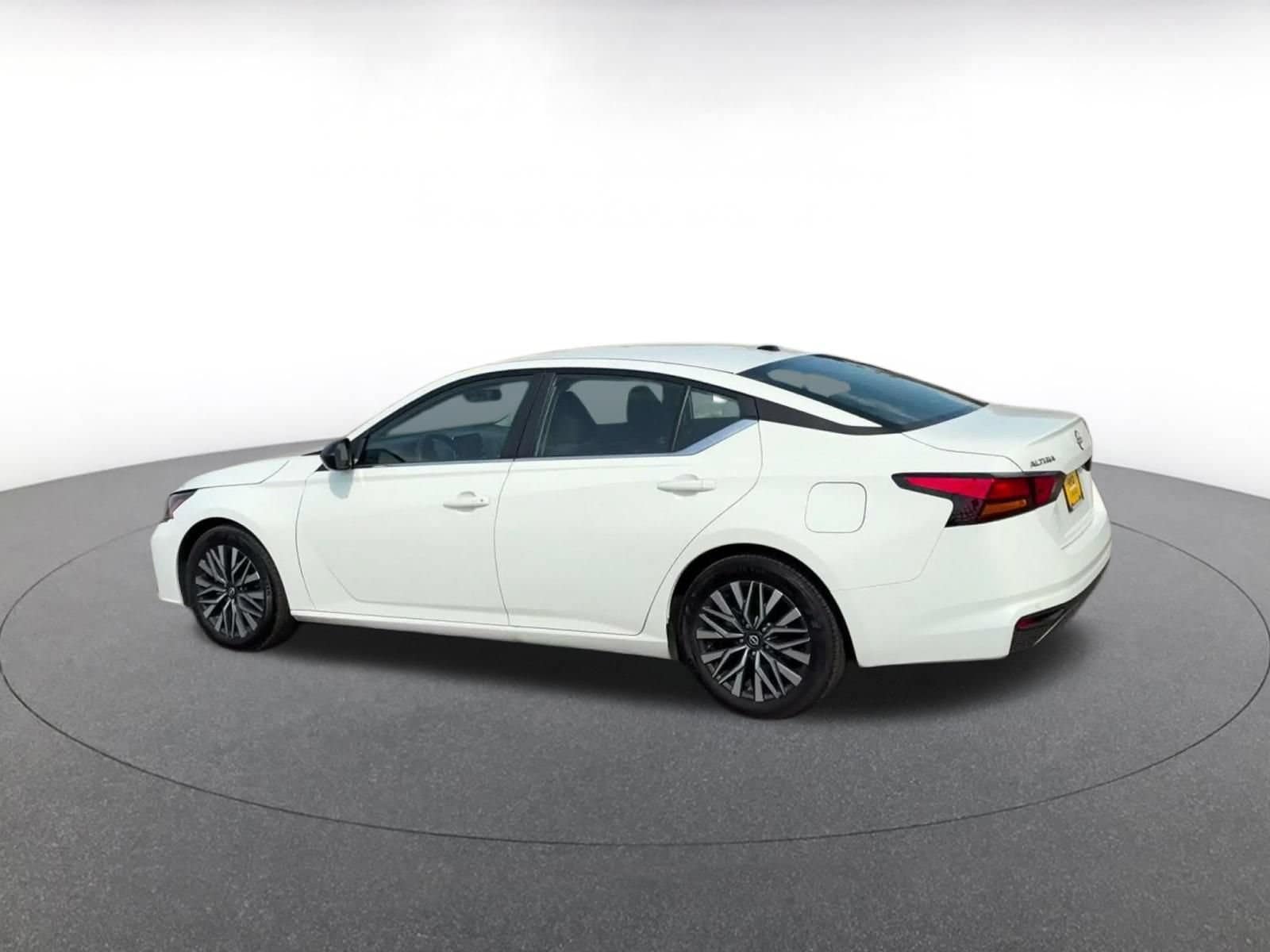 Thumbnail: 2026 Nissan Altima - 9