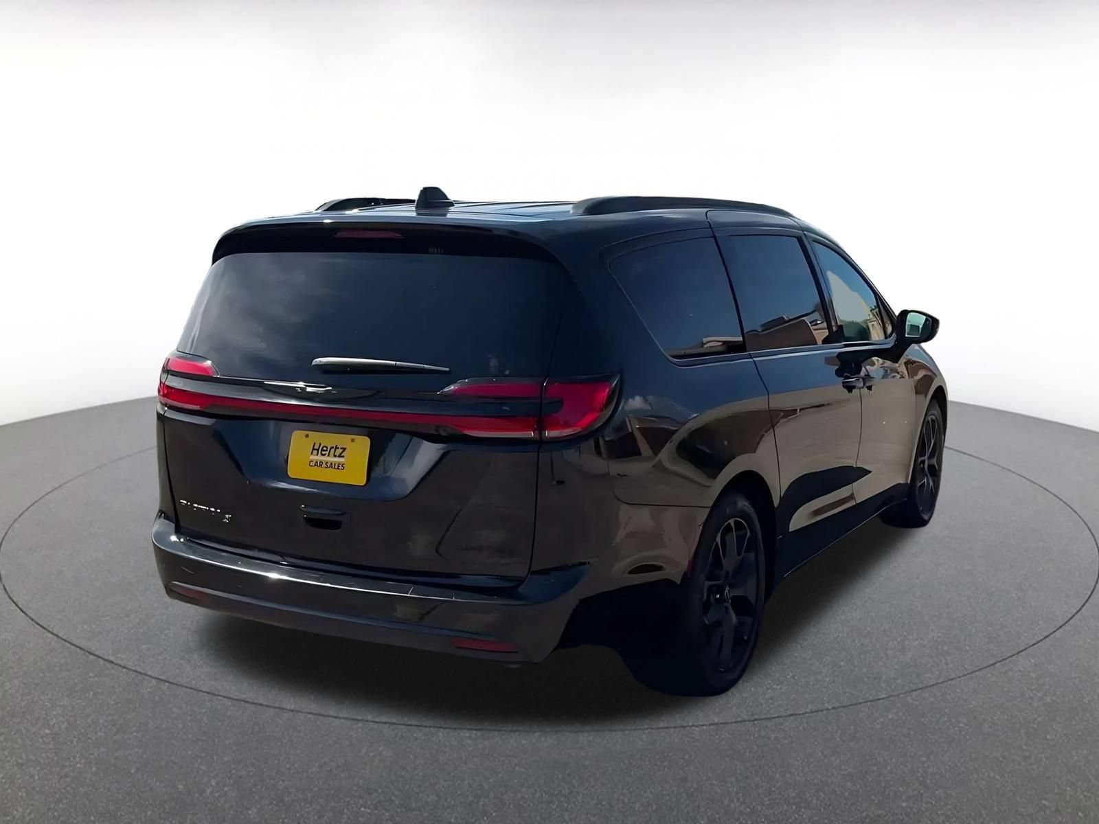 Thumbnail: 2025 Chrysler Pacifica - 13
