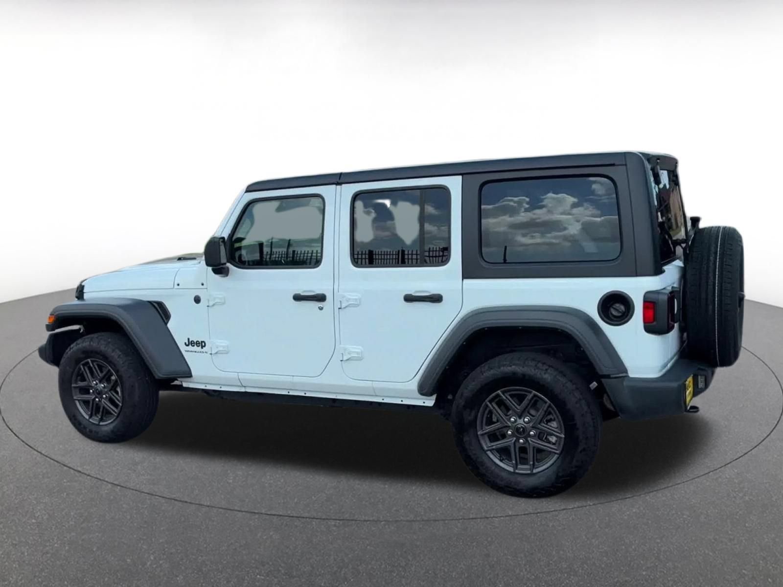 Thumbnail: 2025 Jeep Wrangler - 9