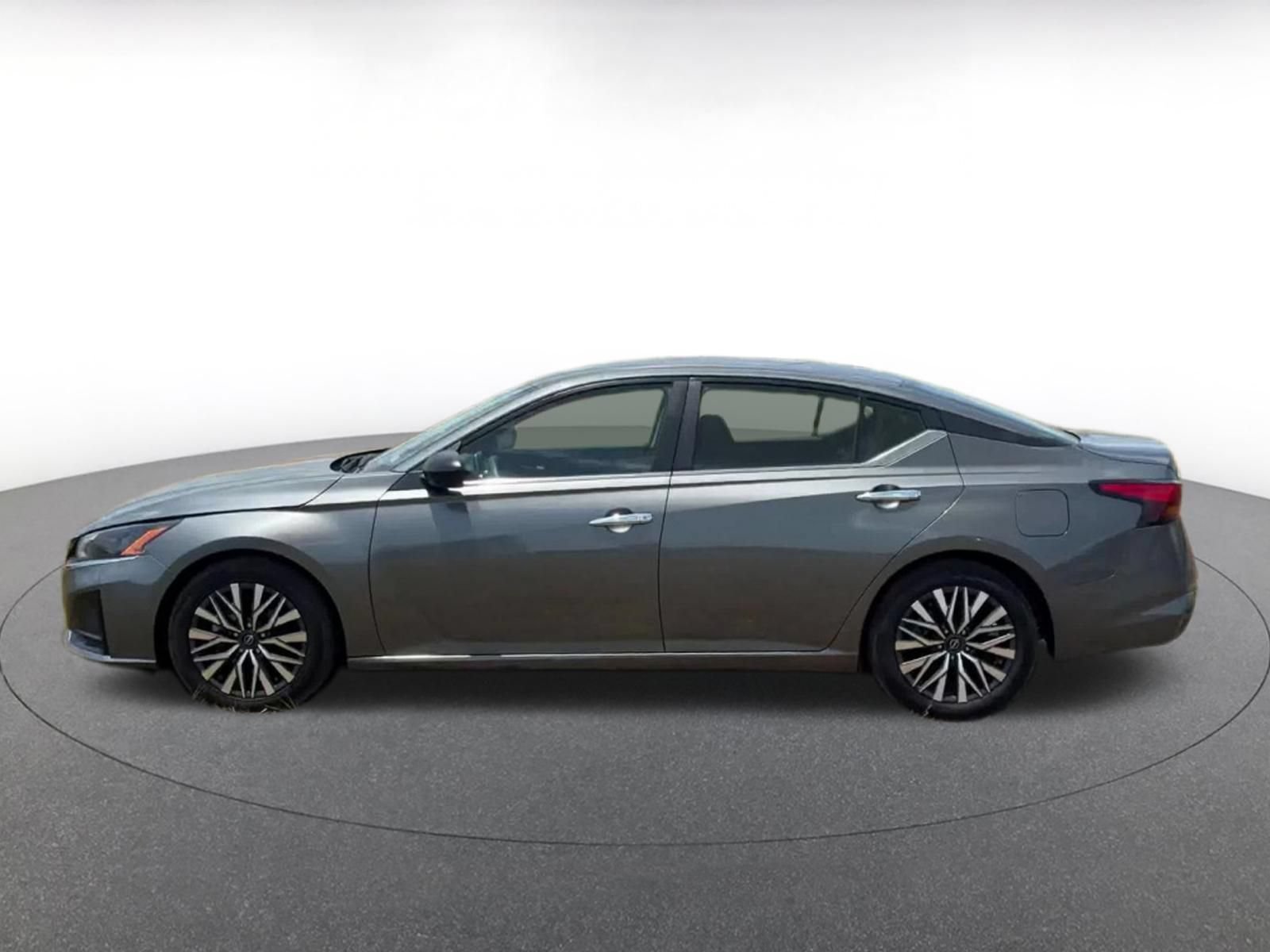 Thumbnail: 2025 Nissan Altima - 8