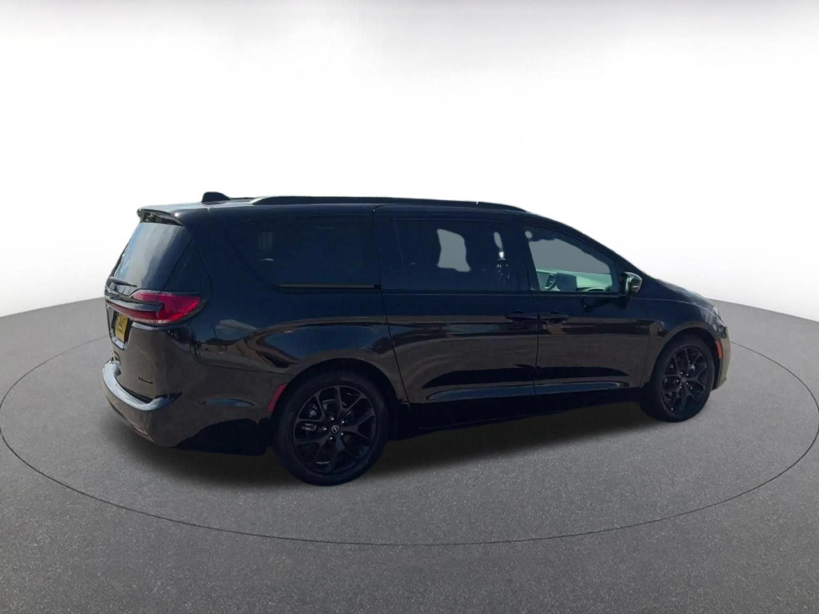 Thumbnail: 2025 Chrysler Pacifica - 14