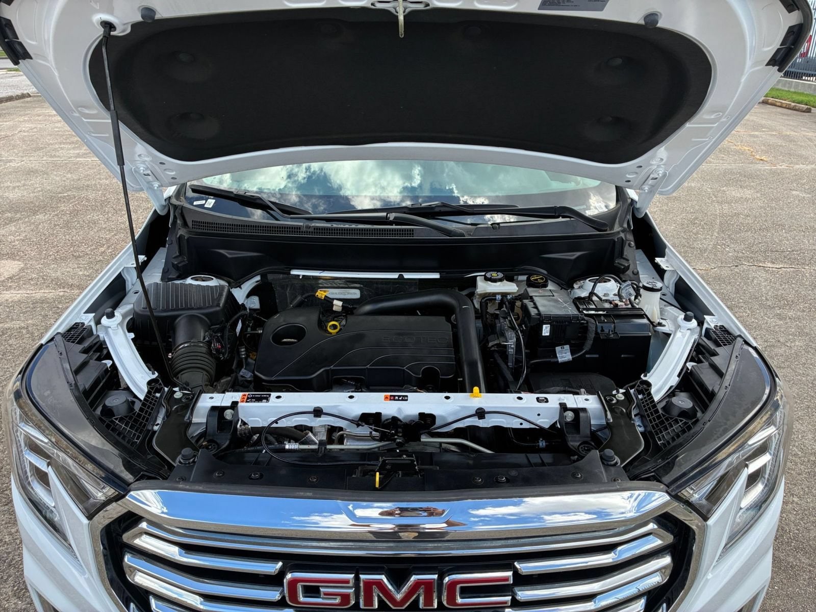 Thumbnail: 2024 GMC Terrain - 33