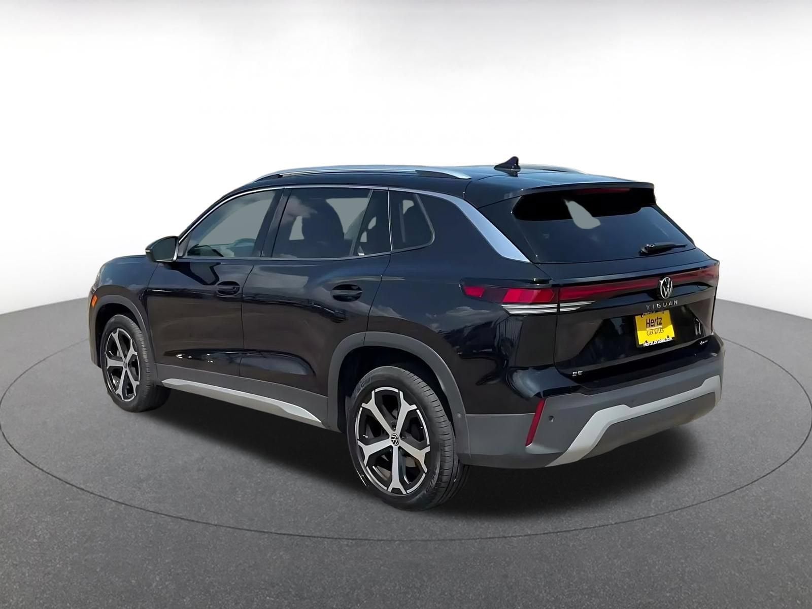 Thumbnail: 2026 Volkswagen Tiguan - 9