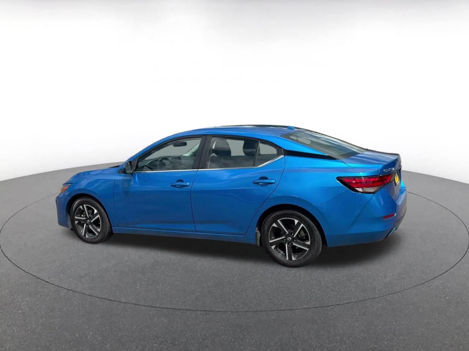 Thumbnail: 2025 Nissan Sentra - 9