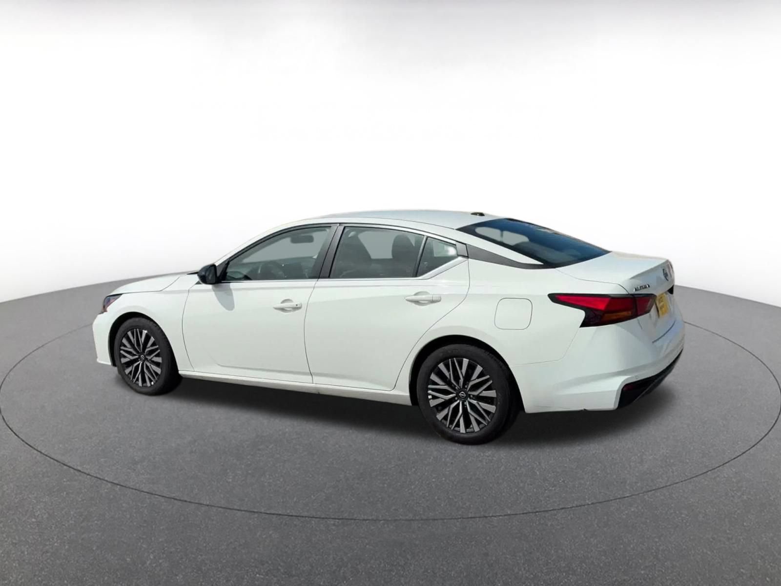 Thumbnail: 2026 Nissan Altima - 9