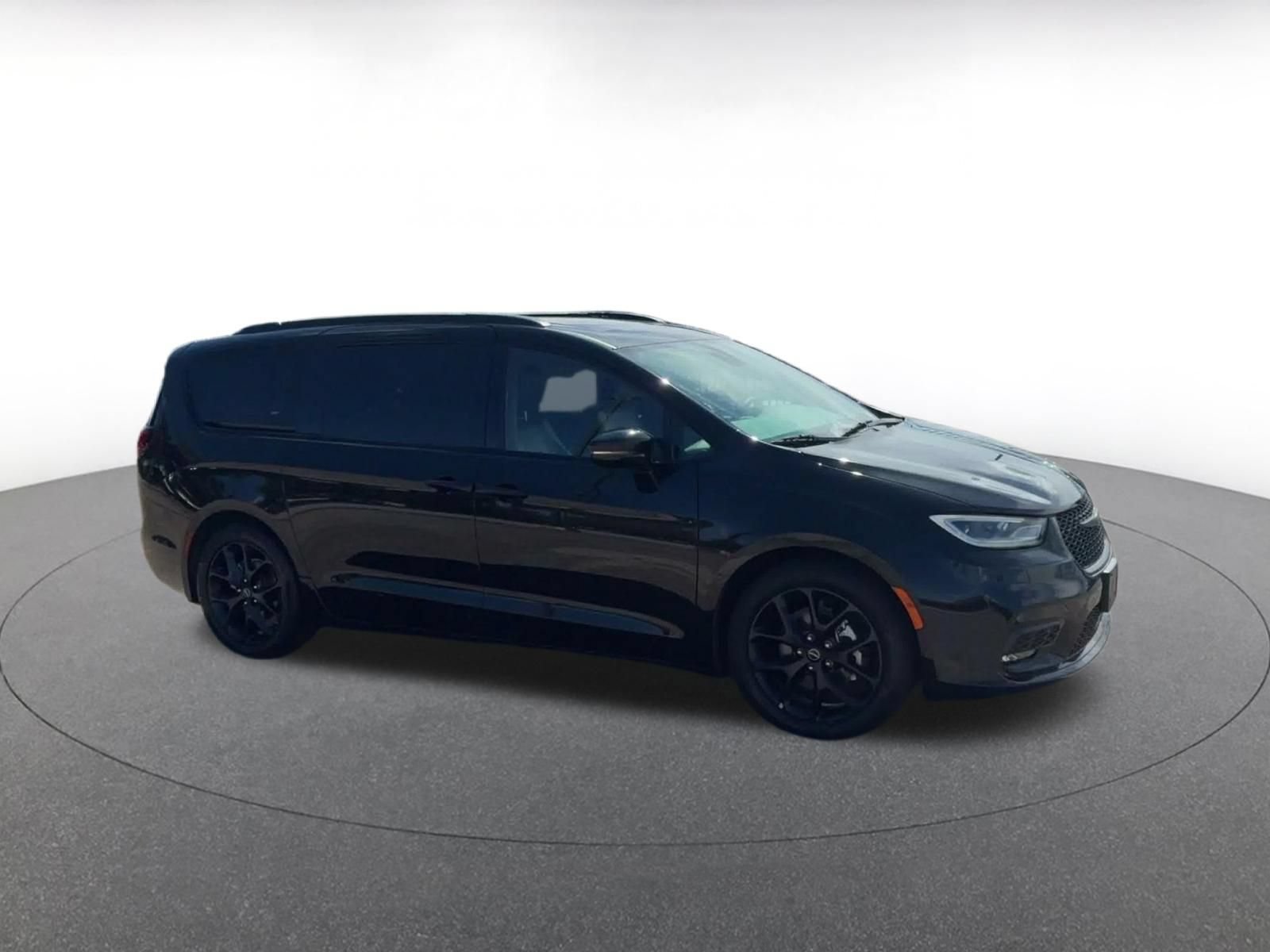 Thumbnail: 2025 Chrysler Pacifica - 2