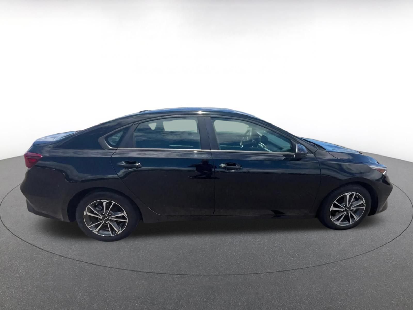 Thumbnail: 2024 Kia Forte - 15